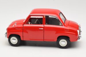 Goggomobil T 250 Červený Revell 1:18 8952 Kov – obrázek 3 z 7