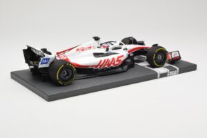 Haas VF-22 #20 K. Magnussen British GP 2022 Minichamps 1:18 117221020 Kov – obrázek 3 z 6
