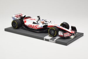 Haas VF-22 #20 K. Magnussen British GP 2022 Minichamps 1:18 117221020 Kov – obrázek 4 z 6