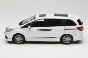 Honda Elysion Bílý OEM 1:18 430056 Kov – obrázek 4 z 8