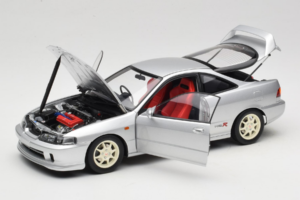 Honda Integra Type R DC2 Pre-Facelift Vogue Silver Metallic MotorHelix 1:18 M85202 Kov – obrázek 2 z 8
