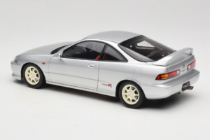 Honda Integra Type R DC2 Pre-Facelift Vogue Silver Metallic MotorHelix 1:18 M85202 Kov – obrázek 7 z 8