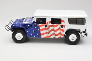 Hummer H1 AM General Gore-Lieberman Humvee America Exoto 1:18 01807 Kov – obrázek 4 z 8