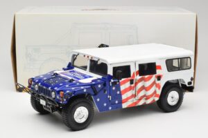 Hummer H1 AM General Gore-Lieberman Humvee America Exoto 1:18 01807 Kov – obrázek 8 z 8