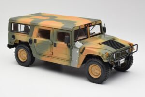Hummer H1 Station Wagon Military Maisto 1:18 56049 Kov – obrázek 6 z 8