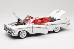 Imperial Crown Kabriolet Bílý Road Signature 1:18 20138 Kov – obrázek 2 z 8