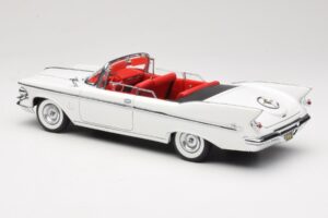 Imperial Crown Kabriolet Bílý Road Signature 1:18 20138 Kov – obrázek 7 z 8