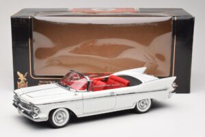 Imperial Crown Kabriolet Bílý Road Signature 1:18 20138 Kov – obrázek 8 z 8
