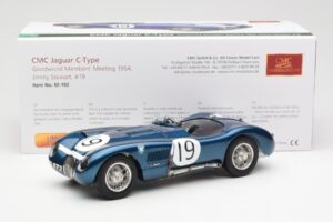 Jaguar C-Type #19 J. Stewart Ecurie Ecosse Goodwood Members Meeting 1954 CMC 1:18 M-192 Kov – obrázek 6 z 6