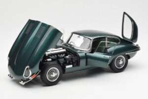 Jaguar E-Type 3.8 Series 1 Tmavě Zelený Kyosho 1:18 08954DG Kov – obrázek 2 z 8