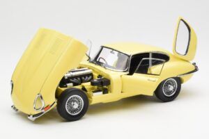 Jaguar E-Type 3.8 Series 1 Světle Žlutý Kyosho 1:18 08954LY Kov – obrázek 2 z 8