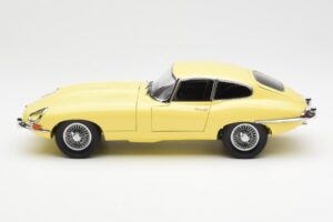 Jaguar E-Type 3.8 Series 1 Světle Žlutý Kyosho 1:18 08954LY Kov – obrázek 4 z 8