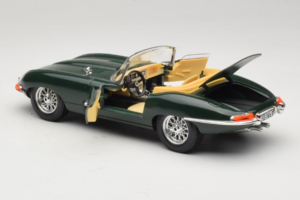 Jaguar E-Type Kabriolet Zelený Bburago 1:18 3026 Kov – obrázek 5 z 8