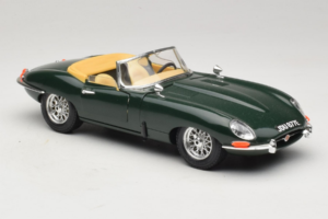 Jaguar E-Type Kabriolet Zelený Bburago 1:18 3026 Kov – obrázek 6 z 8