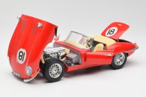 Jaguar E-Type Kabriolet Červený Bburago 1:18 3016 Kov – obrázek 2 z 8