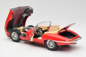 Jaguar E-Type Kabriolet Červený Bburago 1:18 3016 Kov – obrázek 5 z 8