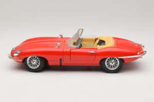 Jaguar E-Type Series 1 Kabriolet Červený Bburago 1:18 3038 Kov – obrázek 4 z 8