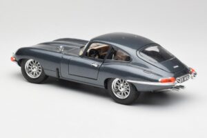 Jaguar E-Type Šedý Bburago 1:18 30018 Kov – obrázek 7 z 8