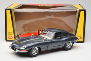 Jaguar E-Type Šedý Bburago 1:18 30018 Kov – obrázek 8 z 8