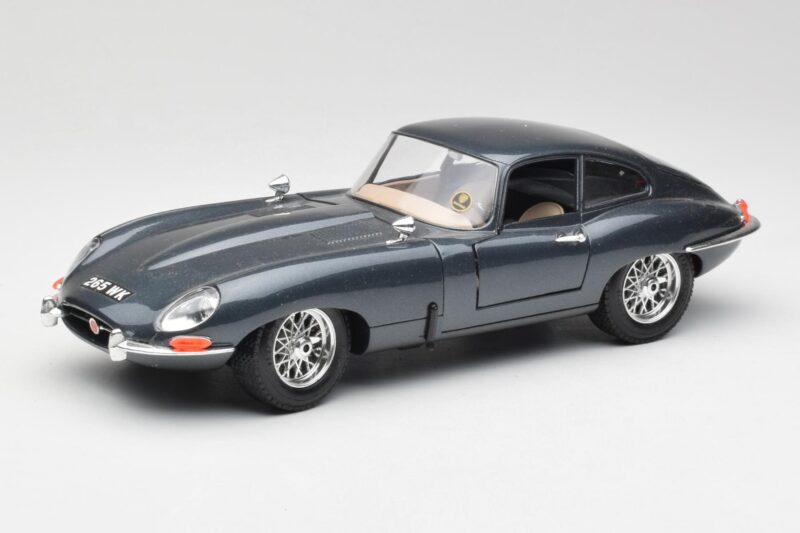 Jaguar E-Type Šedý Bburago 1:18 30018 Kov