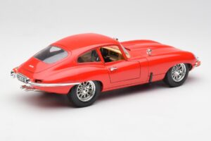 Jaguar E-Type Červený Bburago 1:18 3018 Kov – obrázek 3 z 8