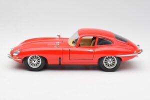 Jaguar E-Type Červený Bburago 1:18 3018 Kov – obrázek 4 z 8