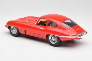 Jaguar E-Type Červený Bburago 1:18 3018 Kov – obrázek 7 z 8