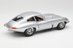 Jaguar E-Type Series 1 Stříbrný Bburago 1:18 3018-M2 Kov – obrázek 3 z 8