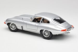 Jaguar E-Type Series 1 Stříbrný Bburago 1:18 3018-M2 Kov – obrázek 7 z 8