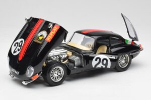 Jaguar E-Type #29 Černý Bburago 1:18 3018-M4 Kov – obrázek 2 z 8
