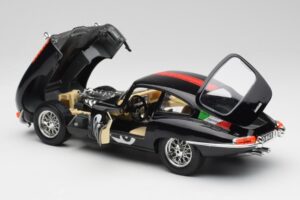 Jaguar E-Type #29 Černý Bburago 1:18 3018-M4 Kov – obrázek 5 z 8