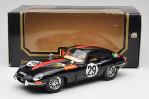 Jaguar E-Type #29 Černý Bburago 1:18 3018-M4 Kov – obrázek 8 z 8