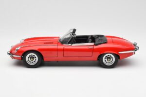 Jaguar E-Type Roadster Series III V12 Červený AUTOart 1:18 73523 Kov – obrázek 4 z 8
