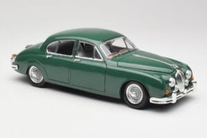 Jaguar Mark II British Racing Zelený & Modrý Interiér Maisto 1:18 59001 Kov – obrázek 6 z 8
