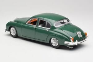 Jaguar Mark II British Racing Zelený & Modrý Interiér Maisto 1:18 59001 Kov – obrázek 7 z 8