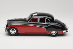 Jaguar Mk VIII Černý & Tmavě Červený BoS Models 1:18 BOS408 Pryskyřice – obrázek 3 z 6
