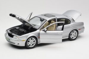 Jaguar X-Type Stříbrný Maisto 1:18 7271328 Kov – obrázek 2 z 8