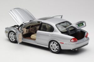 Jaguar X-Type Stříbrný Maisto 1:18 7271328 Kov – obrázek 5 z 8