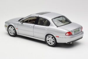 Jaguar X-Type Stříbrný Maisto 1:18 7271328 Kov – obrázek 7 z 8