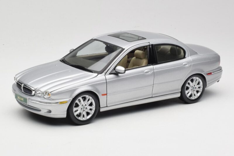 Jaguar X-Type Stříbrný Maisto 1:18 7271328 Kov