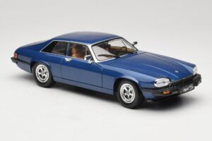 Jaguar XJ-S Modrý Road Signature 1:18 92658 Kov – obrázek 5 z 8