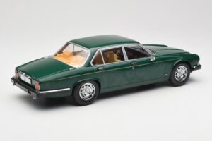 Jaguar XJ Series III Tmavě Zelený MCG 1:18 MCG18175 Kov – obrázek 2 z 6