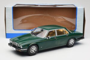 Jaguar XJ Series III Tmavě Zelený MCG 1:18 MCG18175 Kov – obrázek 6 z 6