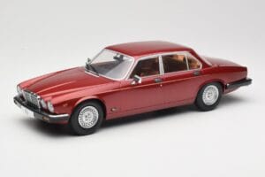 Jaguar XJ Series III Metallic Dark Red MCG 1:18 MCG18176 Kov