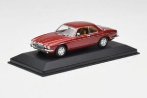 Jaguar XJ12 Coupe Regency Červený Minichamps 1:43 400130461 Kov – obrázek 2 z 4