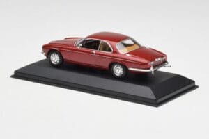 Jaguar XJ12 Coupe Regency Červený Minichamps 1:43 400130461 Kov – obrázek 3 z 4