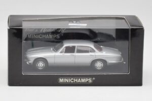 Jaguar XJ12 Series II Stříbrný Minichamps 1:43 400130401 Kov – obrázek 4 z 4