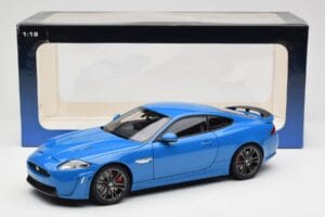 Jaguar XKR-S X150 French Racing Modrý AUTOart 1:18 73641 Kov – obrázek 8 z 8