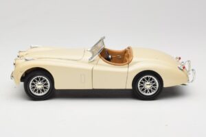 Jaguar XK120 Bílý Eduscho 1:18 7482-1HTH Kov – obrázek 4 z 8