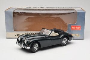 Jaguar XK140 Drophead Coupe Černý Sun Star 1:18 2802 Kov – obrázek 8 z 8